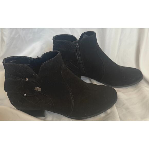 Unisa Womens Ankle Boots 8.5 Wide Black Suede Zip Buckle Low Heel Booties - Picture 1 of 7